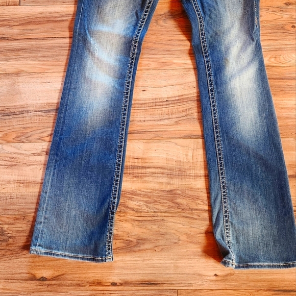 Rock Revival Jeans - Picture 2 of 4
